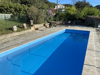 Allas ja kukkivat sireenit_kevät 2023